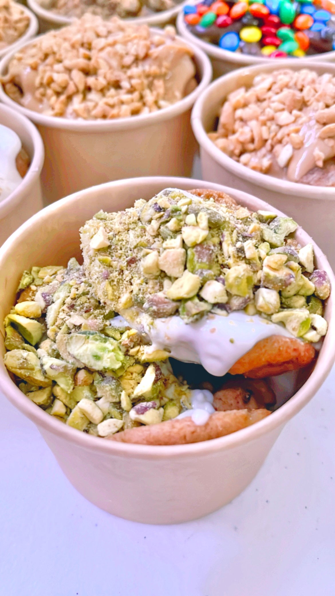Y CRUNCHY CUP'S/WHITE CHOCOLATE
