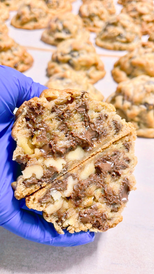 GOLDEN CHOCOLATE CHIP WALNUT