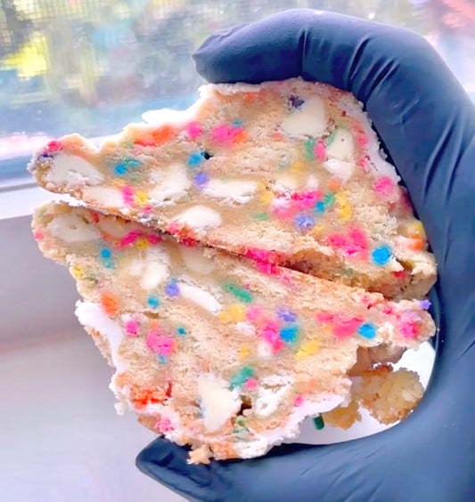 FUNFETTI CAKE