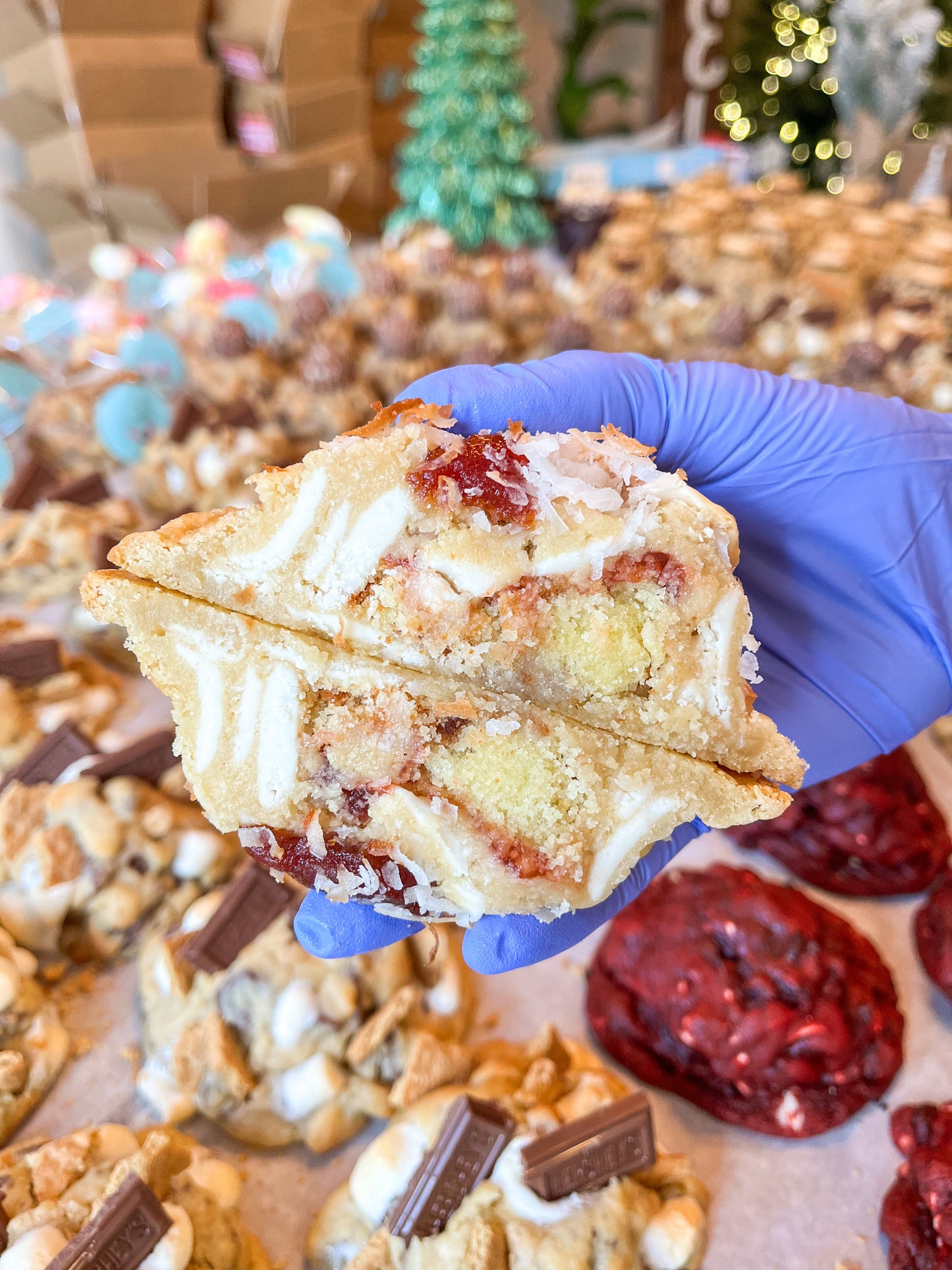 6 HAPPY MINI BITES BOX (4OZ MINI)